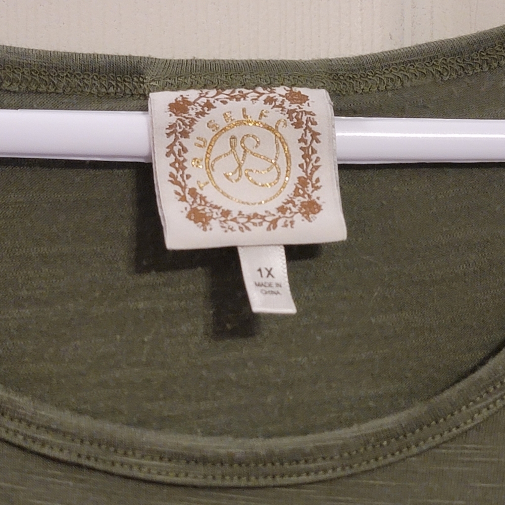 Green Blouse - Picture 4 of 5